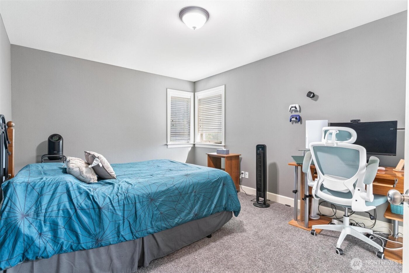 6743 SE 2nd Street , Renton, WA 98059-7077