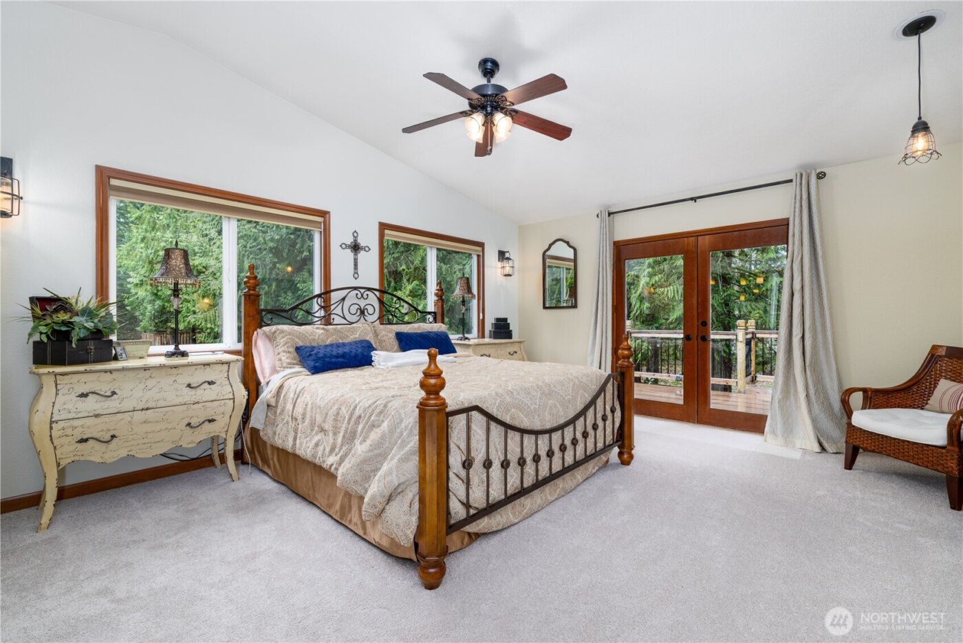 4545 Steamboat Island Road NW, Olympia, WA 98502