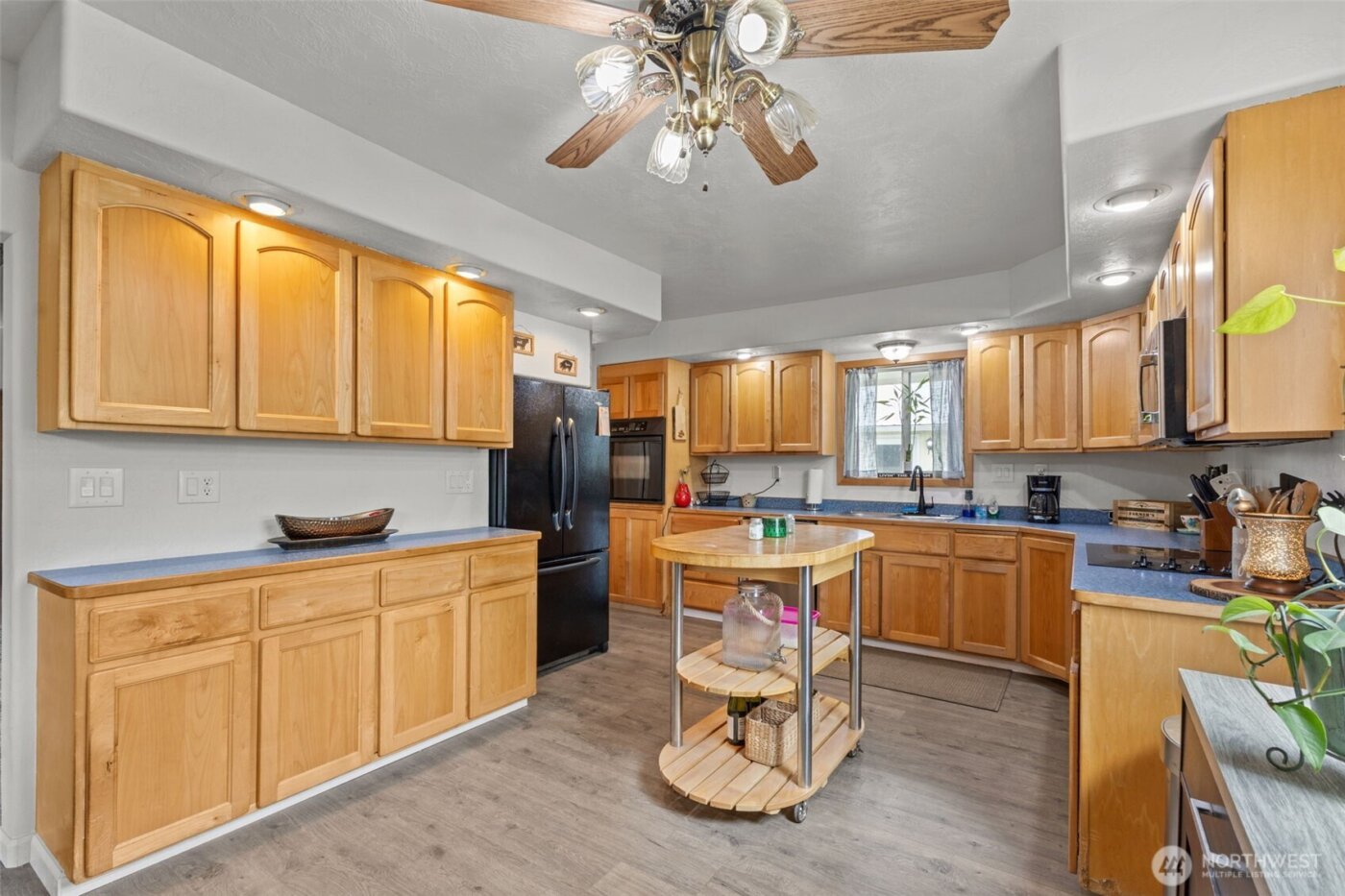 545 Davis Lake Rd , Morton, WA 98356