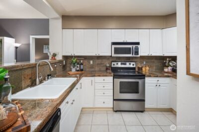2244 SE 132nd Avenue #B116, Bellevue, WA 98005 - Photo 4