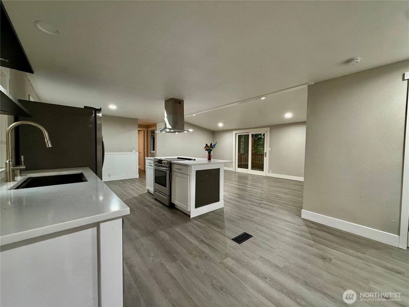 1040 NE Larson Boulevard , Belfair, WA 98528