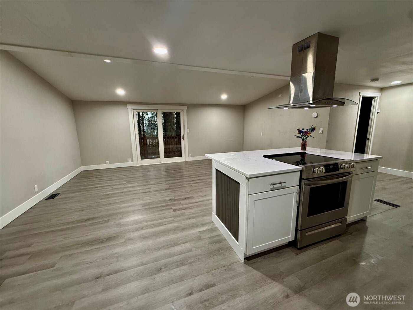 1040 NE Larson Boulevard , Belfair, WA 98528