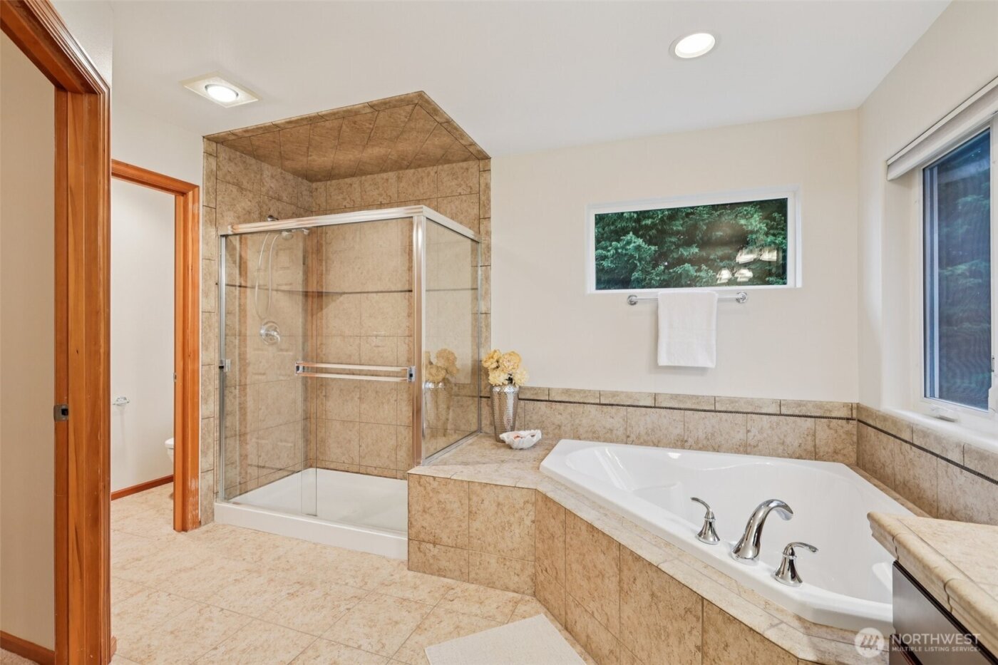 4707 NE 7th Place , Renton, WA 98059-4599