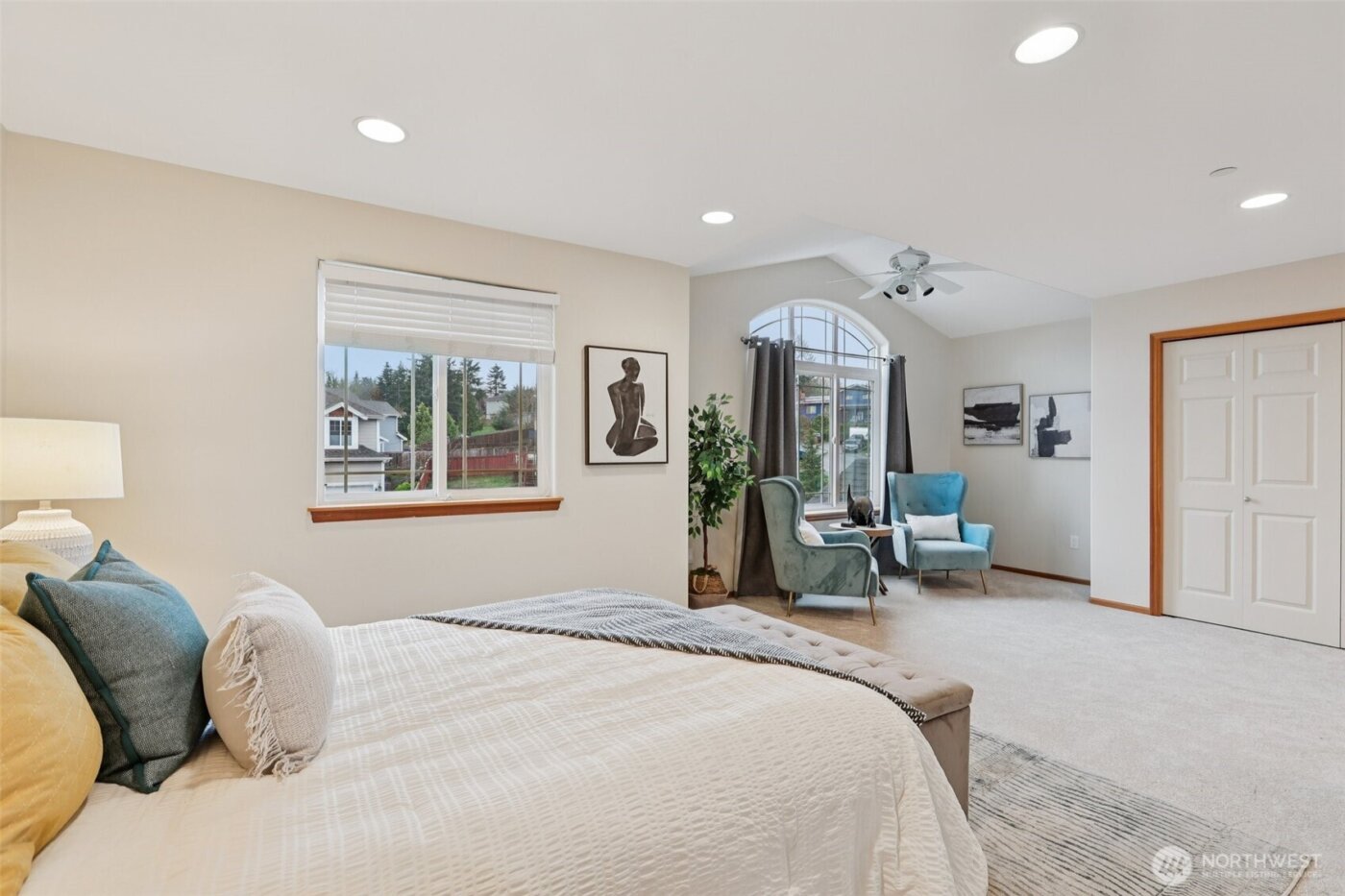 4707 NE 7th Place , Renton, WA 98059-4599