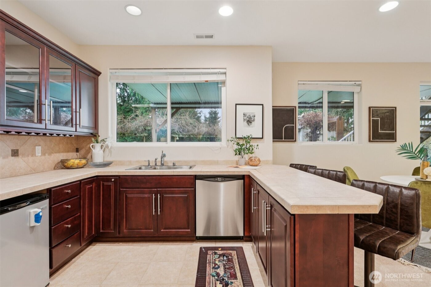 4707 NE 7th Place , Renton, WA 98059-4599