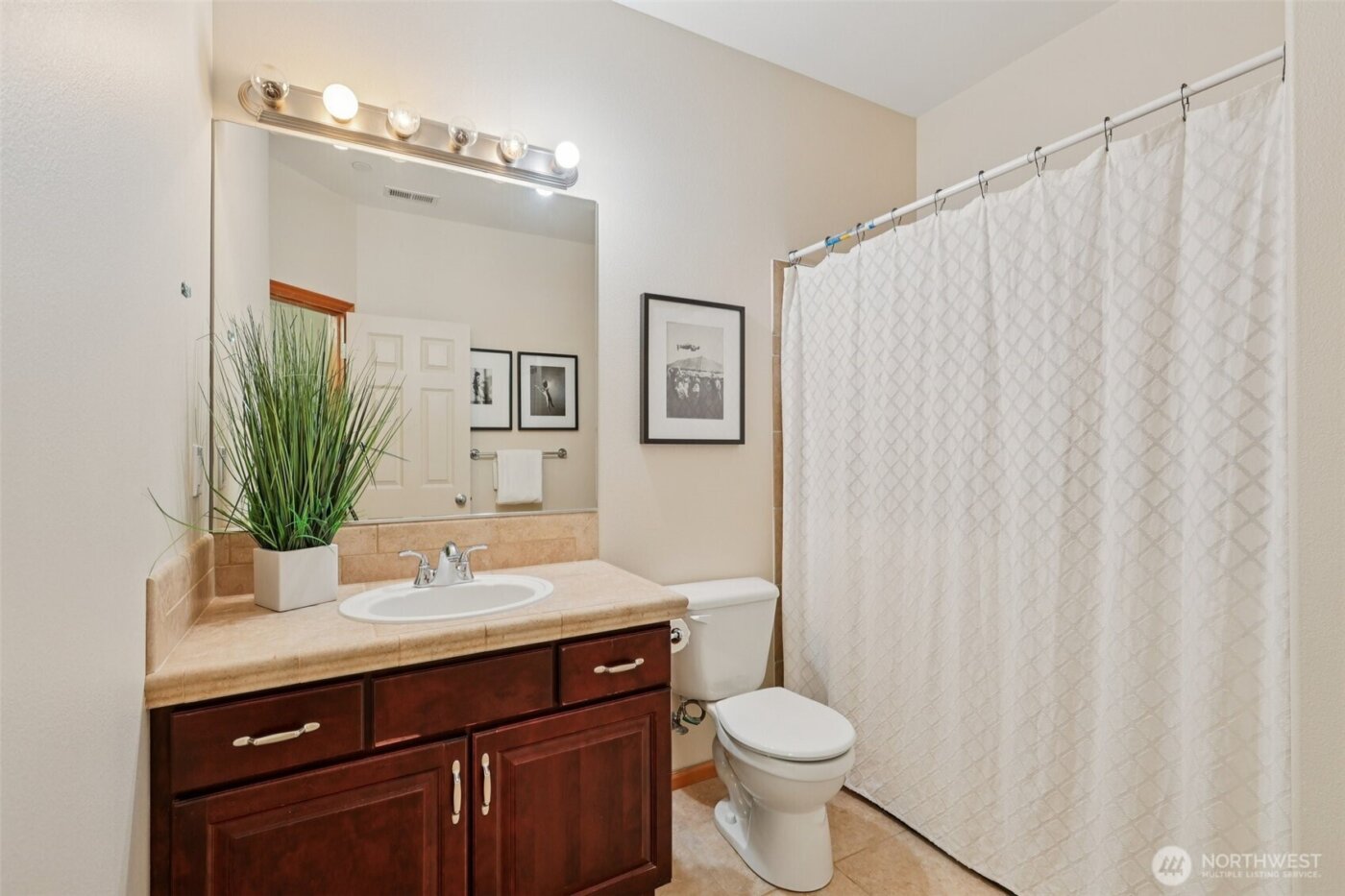 4707 NE 7th Place , Renton, WA 98059-4599