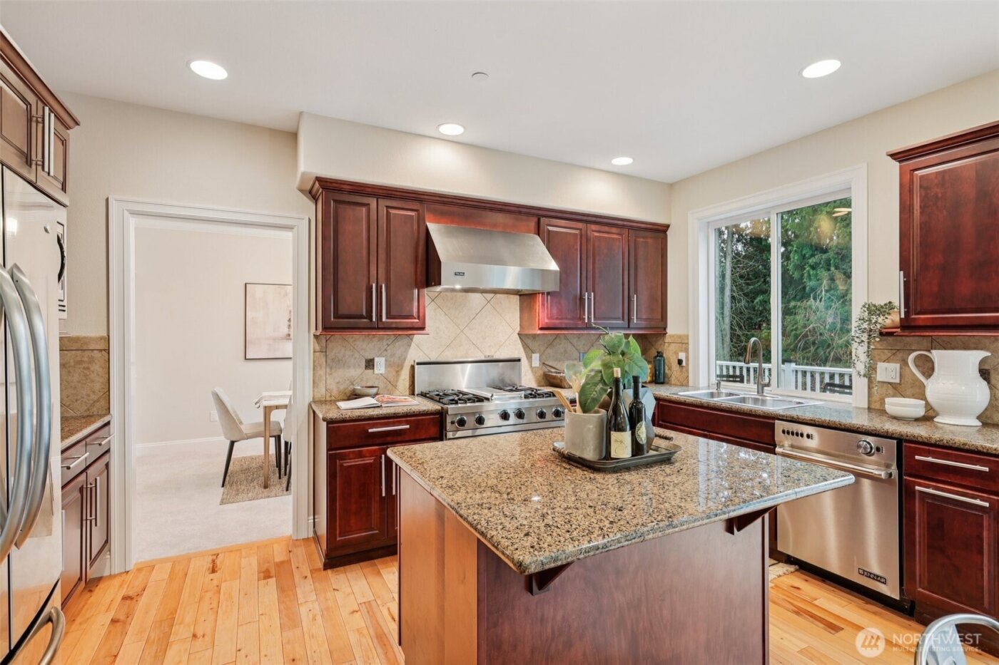 4707 NE 7th Place , Renton, WA 98059-4599