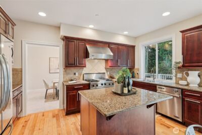 4707 NE 7th Place , Renton, WA 98059-4599 - Photo 9