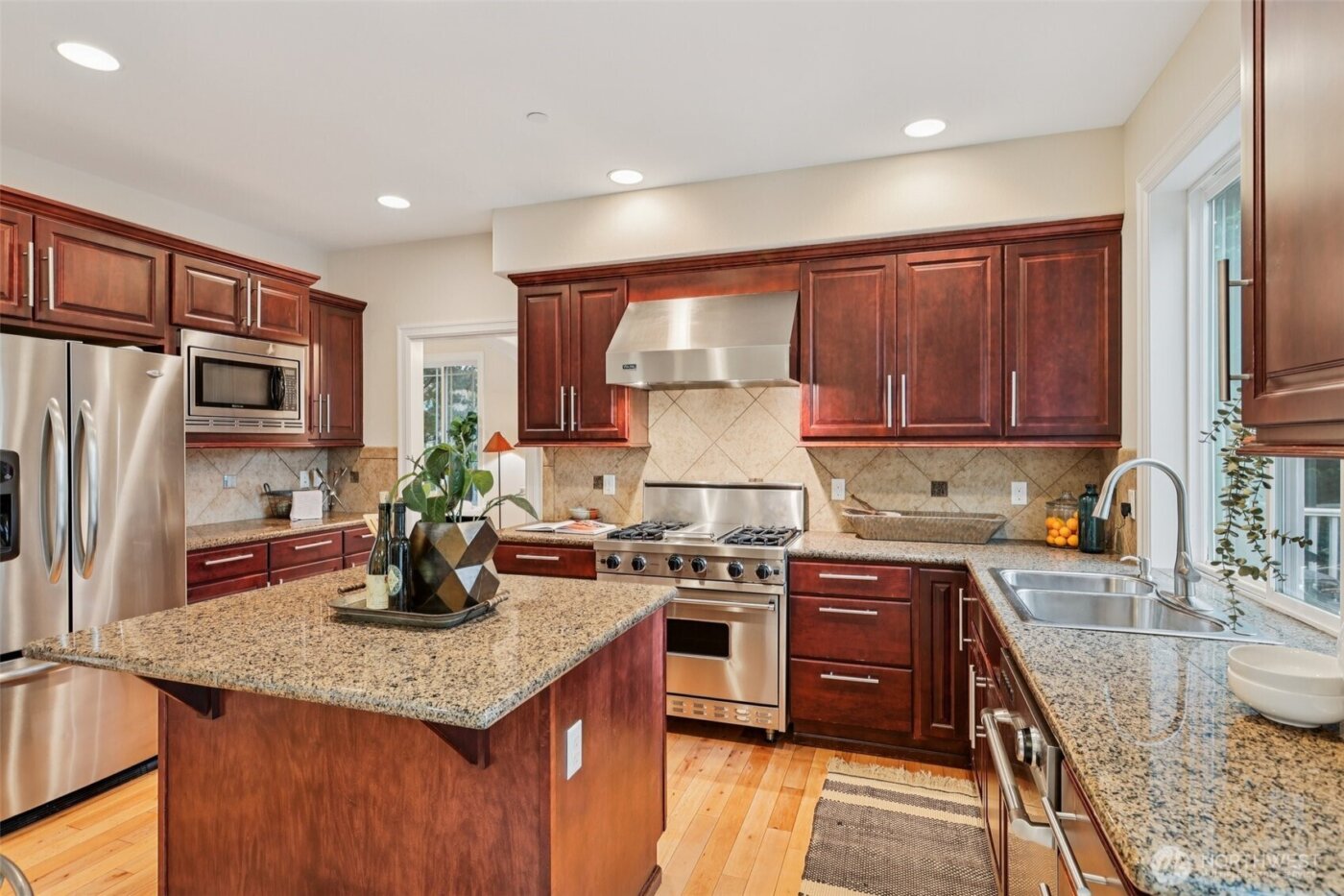 4707 NE 7th Place , Renton, WA 98059-4599