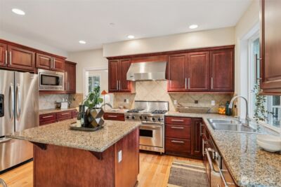 4707 NE 7th Place , Renton, WA 98059-4599 - Photo 10