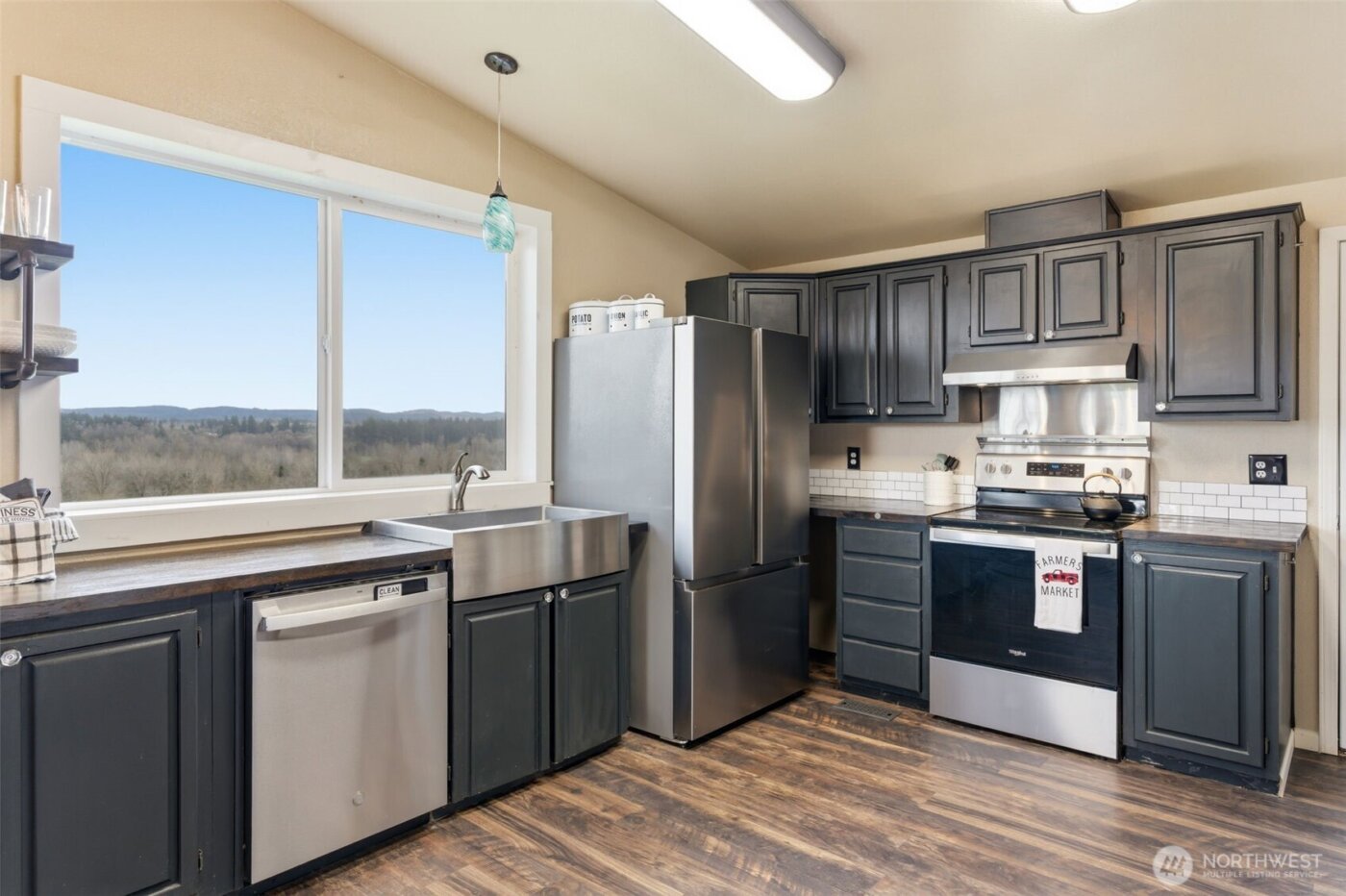 240 Rakoz Road , Toledo, WA 98591