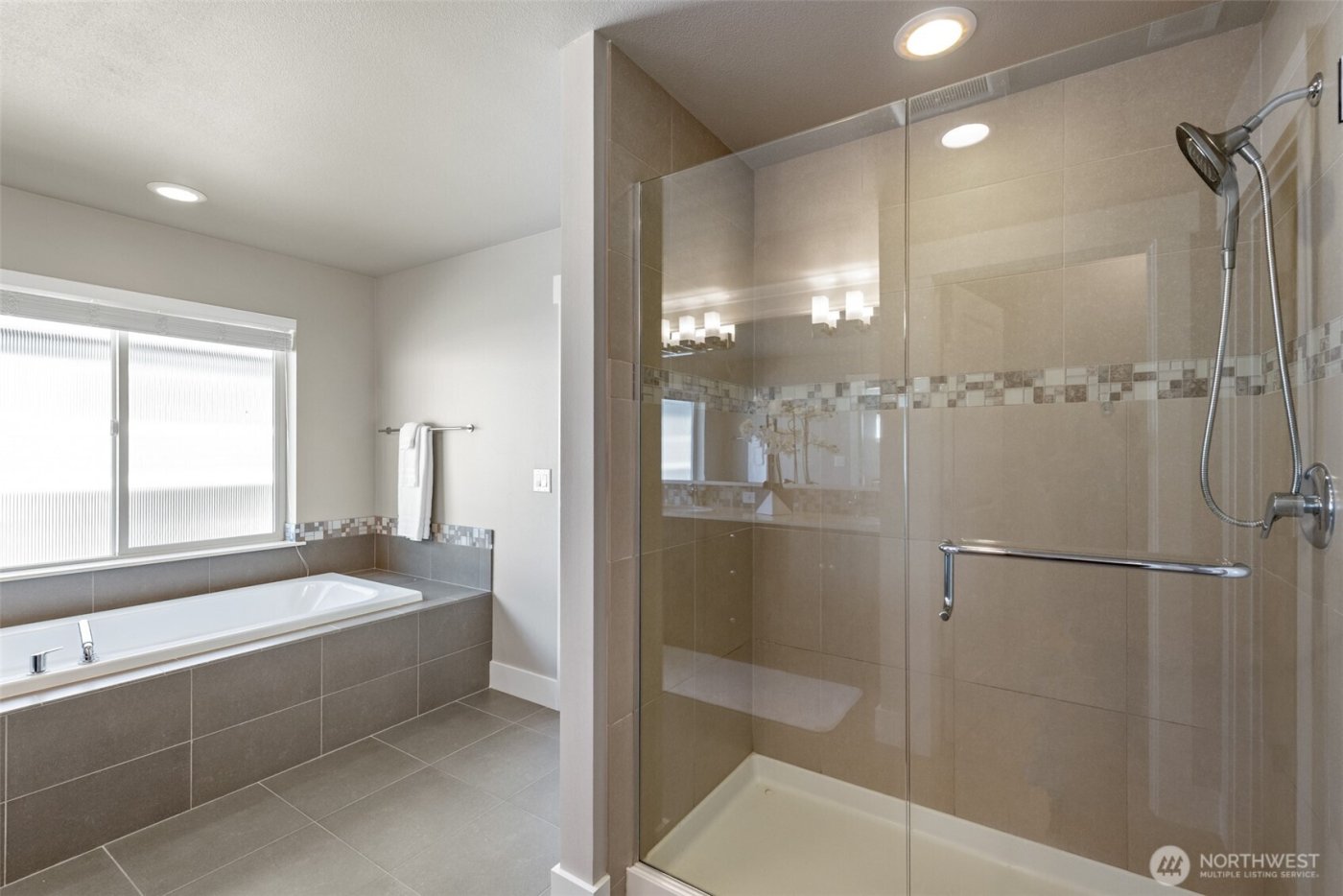 610 Field Place NE, Renton, WA 98059