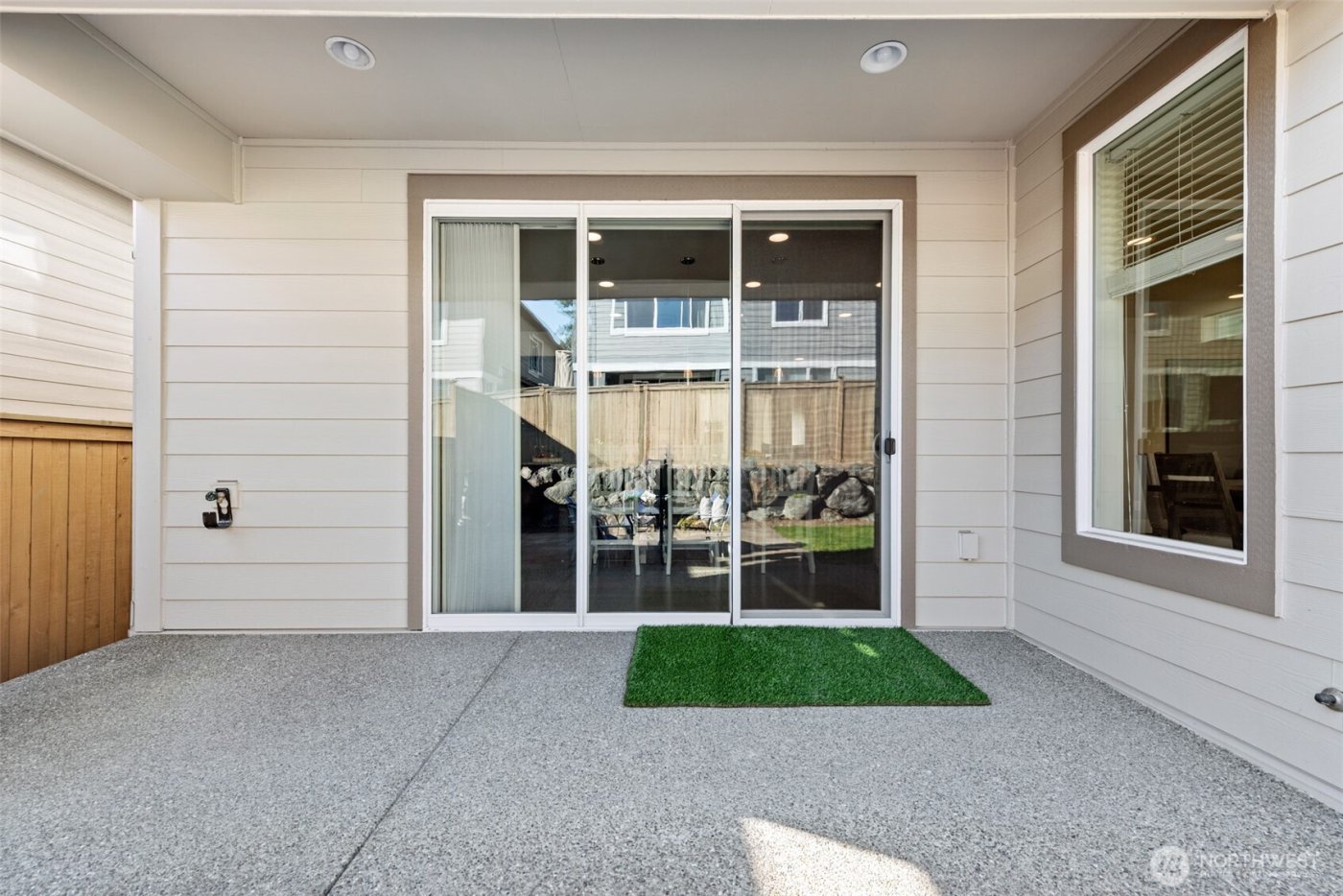 610 Field Place NE, Renton, WA 98059