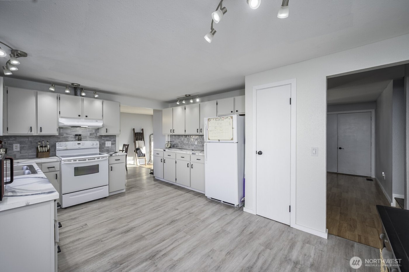 306 Belmont Avenue , Moses Lake, WA 98837