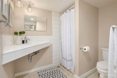 511 W McGraw Street , Seattle, WA 98119 - Photo 17