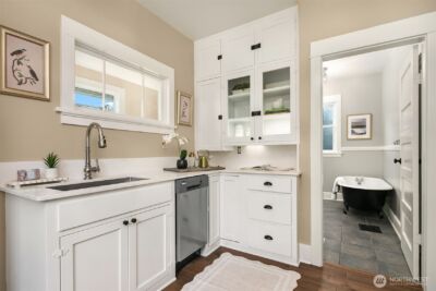 511 W McGraw Street , Seattle, WA 98119 - Photo 9