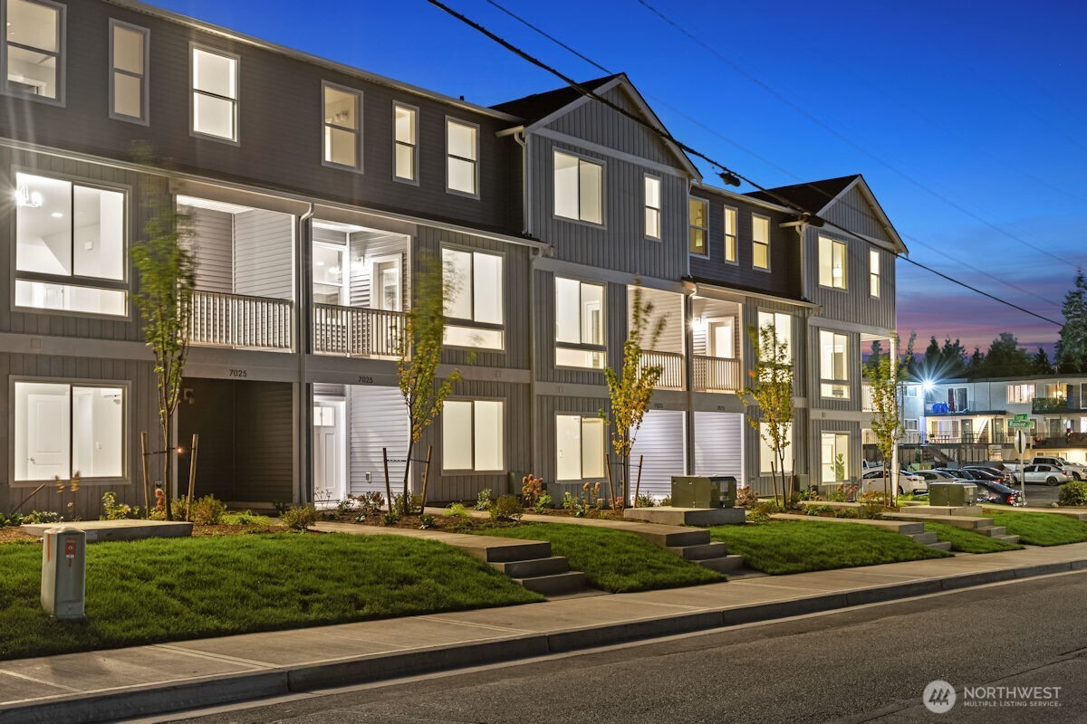 7027 Rainier Drive #G, Everett, WA 98203