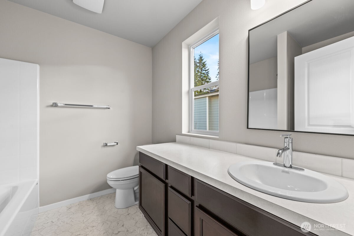 7027 Rainier Drive #G, Everett, WA 98203