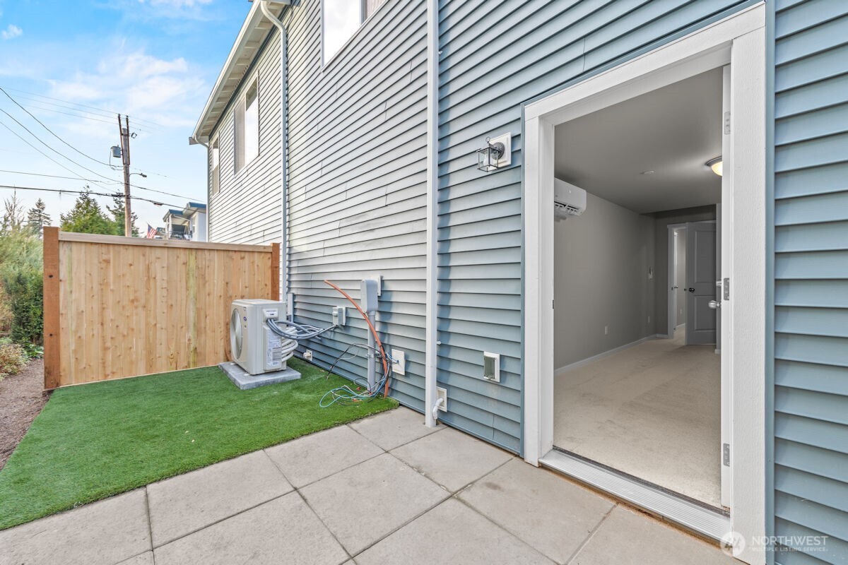 7027 Rainier Drive #G, Everett, WA 98203