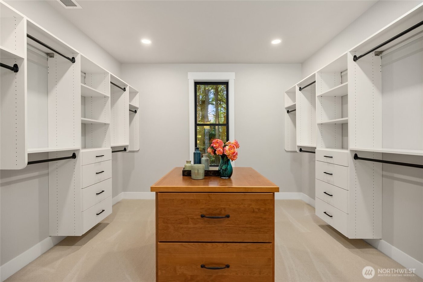7535 NE West Port Madison Road , Bainbridge Island, WA 98110