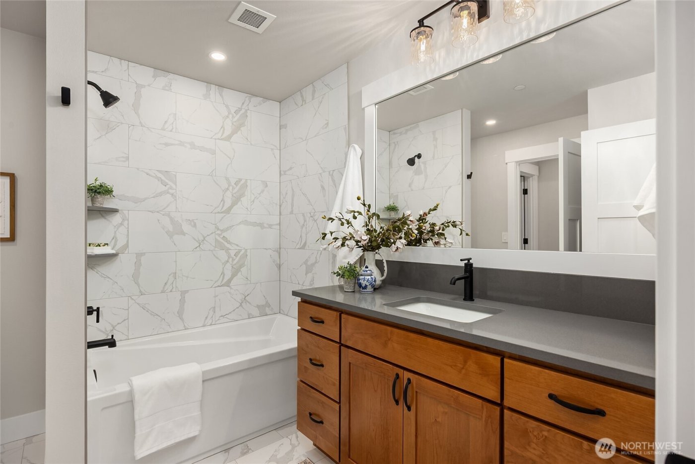 7535 NE West Port Madison Road , Bainbridge Island, WA 98110
