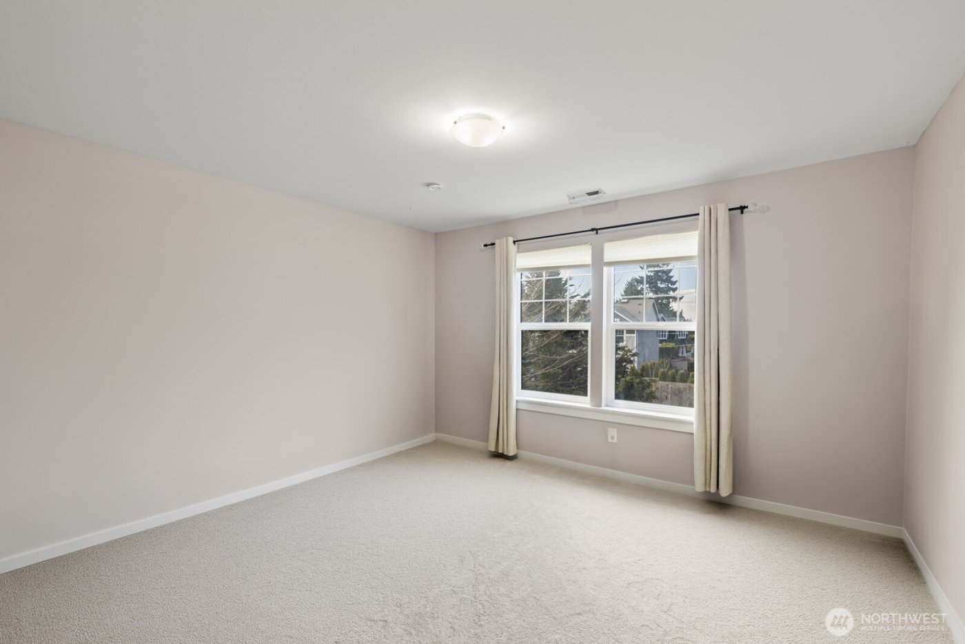 20507 9th Avenue W, Lynnwood, WA 98036