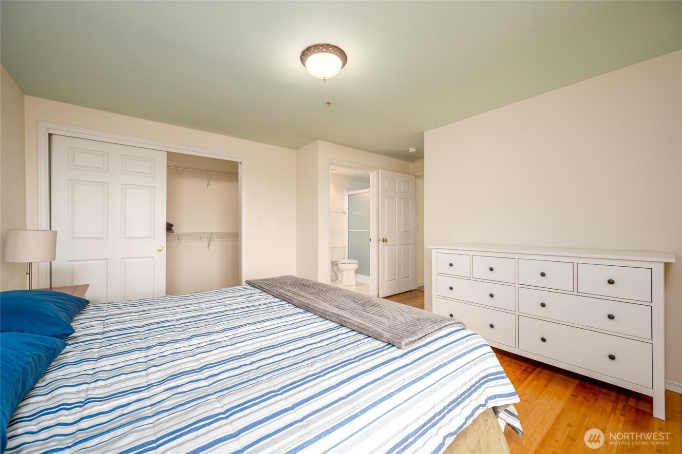 910 34th Street #202, Anacortes, WA 98221