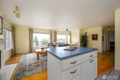 910 34th Street #202, Anacortes, WA 98221 - Photo 8