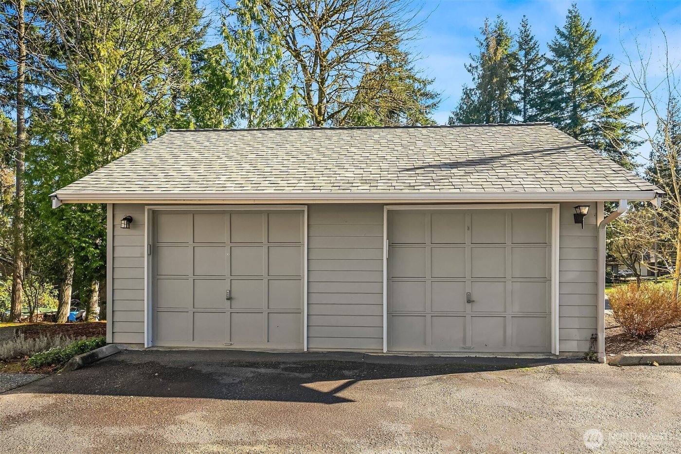 13726 NE 85th Street , Redmond, WA 98052
