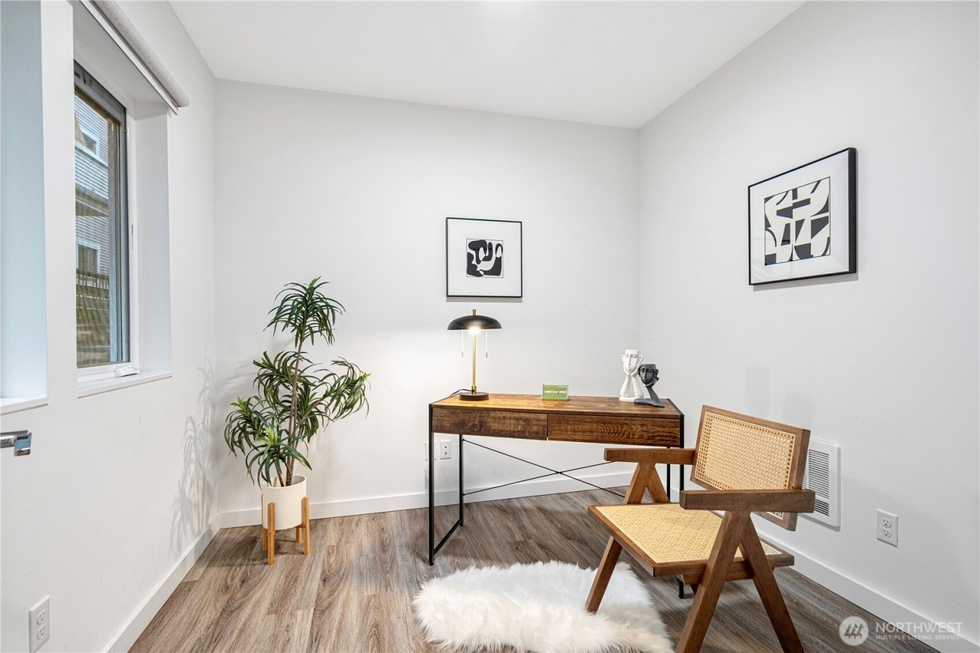 12526 15th Avenue NE #B, Seattle, WA 98125