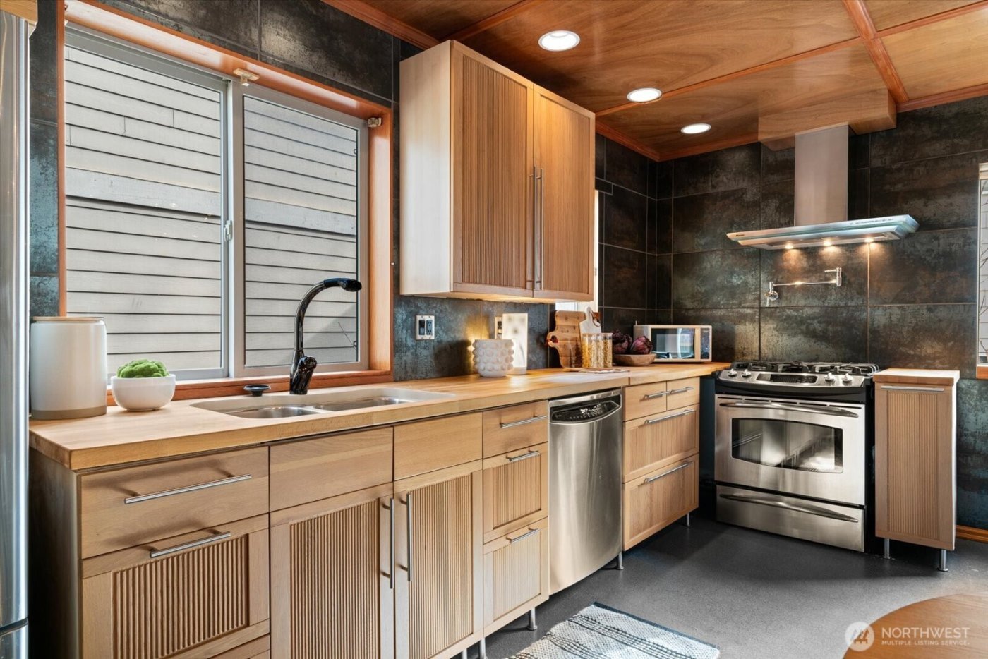 2005 NW 59th Street , Seattle, WA 98107