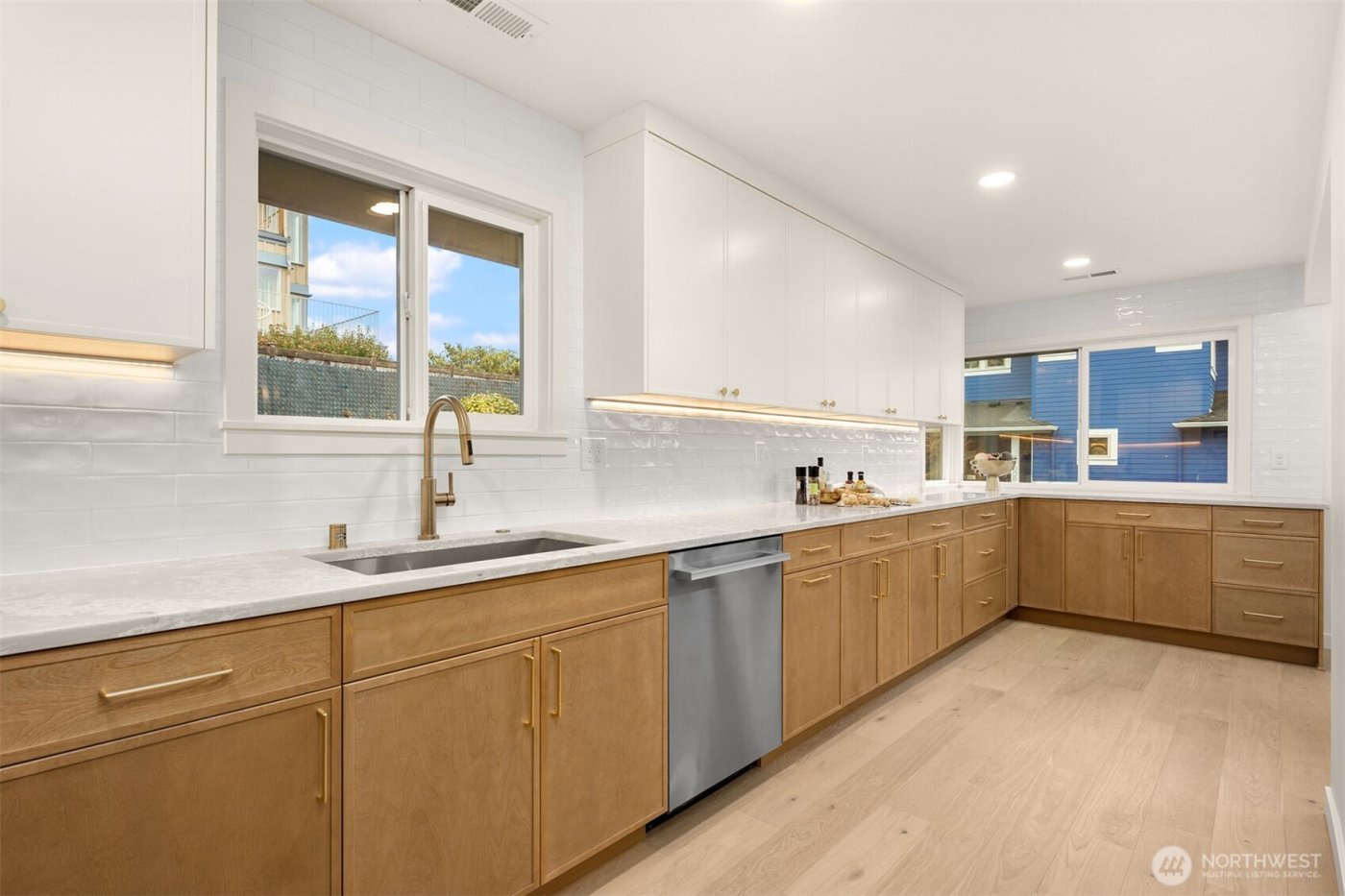 3702 W Fulton Street , Seattle, WA 98199