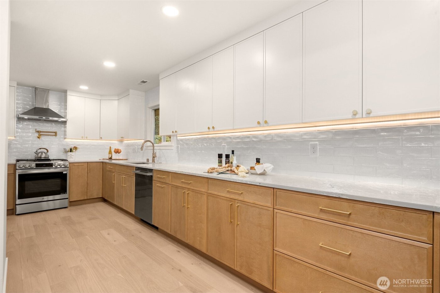 3702 W Fulton Street , Seattle, WA 98199