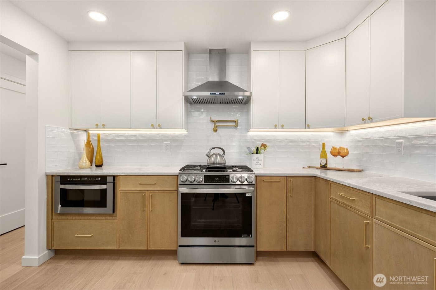 3702 W Fulton Street , Seattle, WA 98199