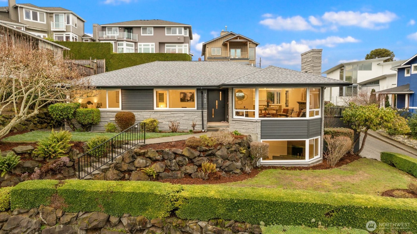 3702 W Fulton Street , Seattle, WA 98199