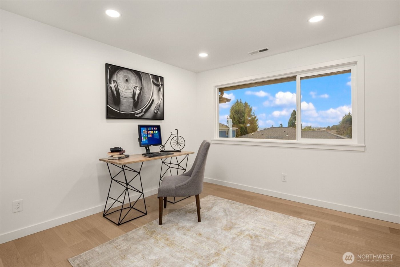 3702 W Fulton Street , Seattle, WA 98199