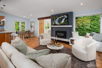 909 110th Avenue SE, Bellevue, WA 98004 - Photo 4