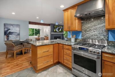 909 110th Avenue SE, Bellevue, WA 98004 - Photo 9