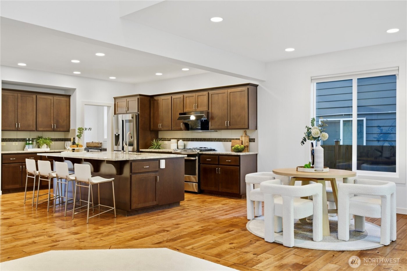 3122 SE 16th St , North Bend, WA 98045