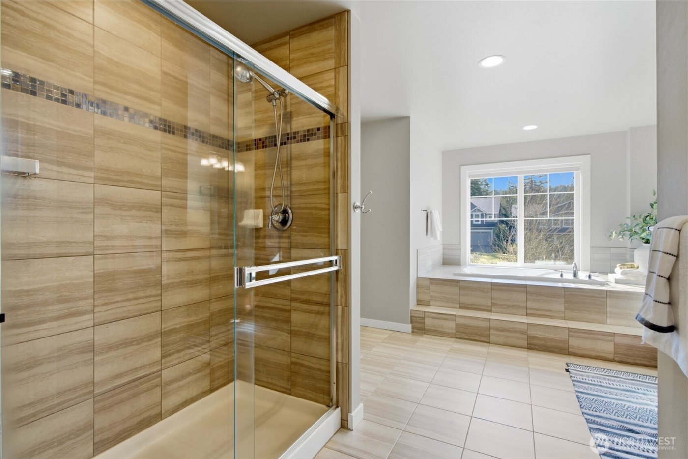 3122 SE 16th St , North Bend, WA 98045