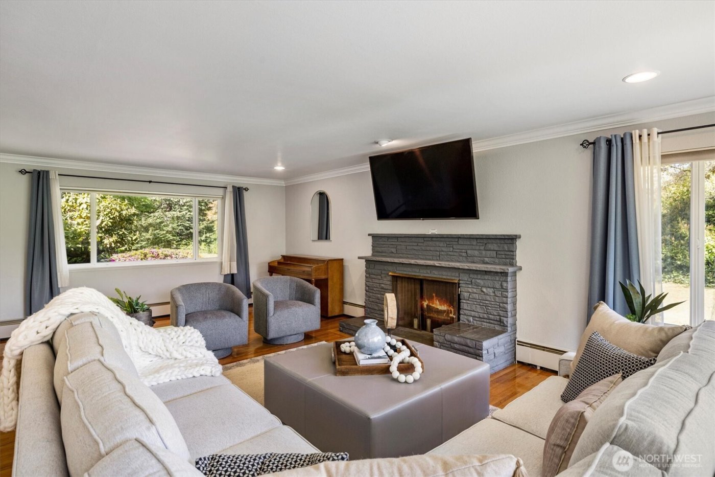 11411 Clovercrest Drive SW, Lakewood, WA 98499