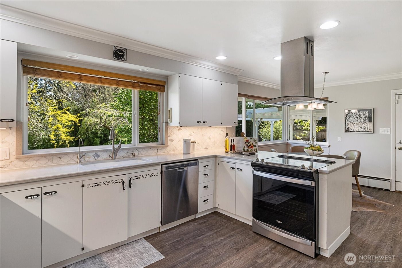 11411 Clovercrest Drive SW, Lakewood, WA 98499