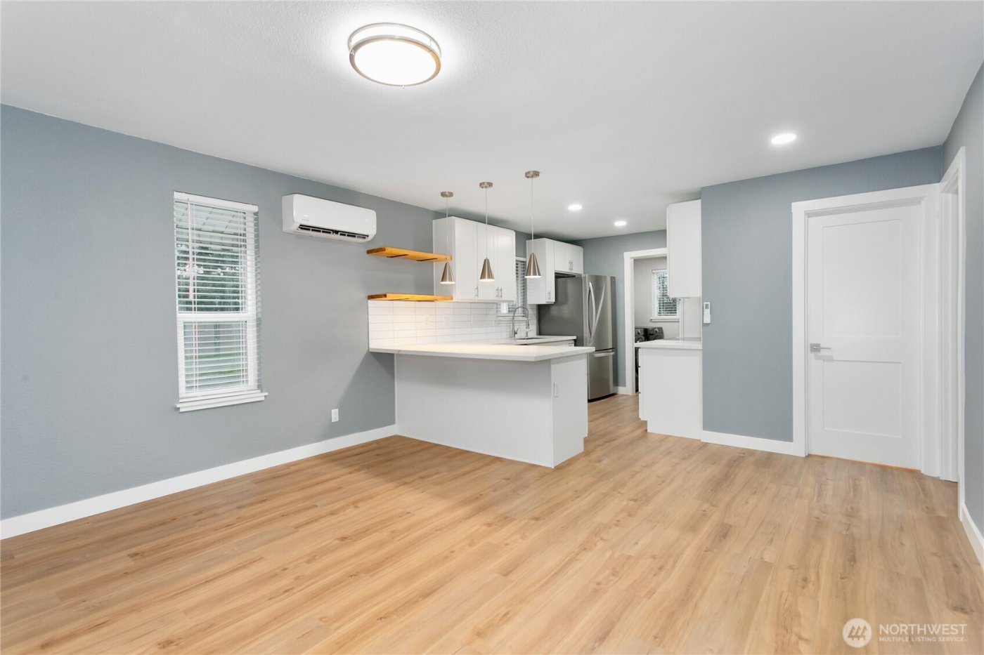 516 1/2 11th Street NW, Puyallup, WA 98371