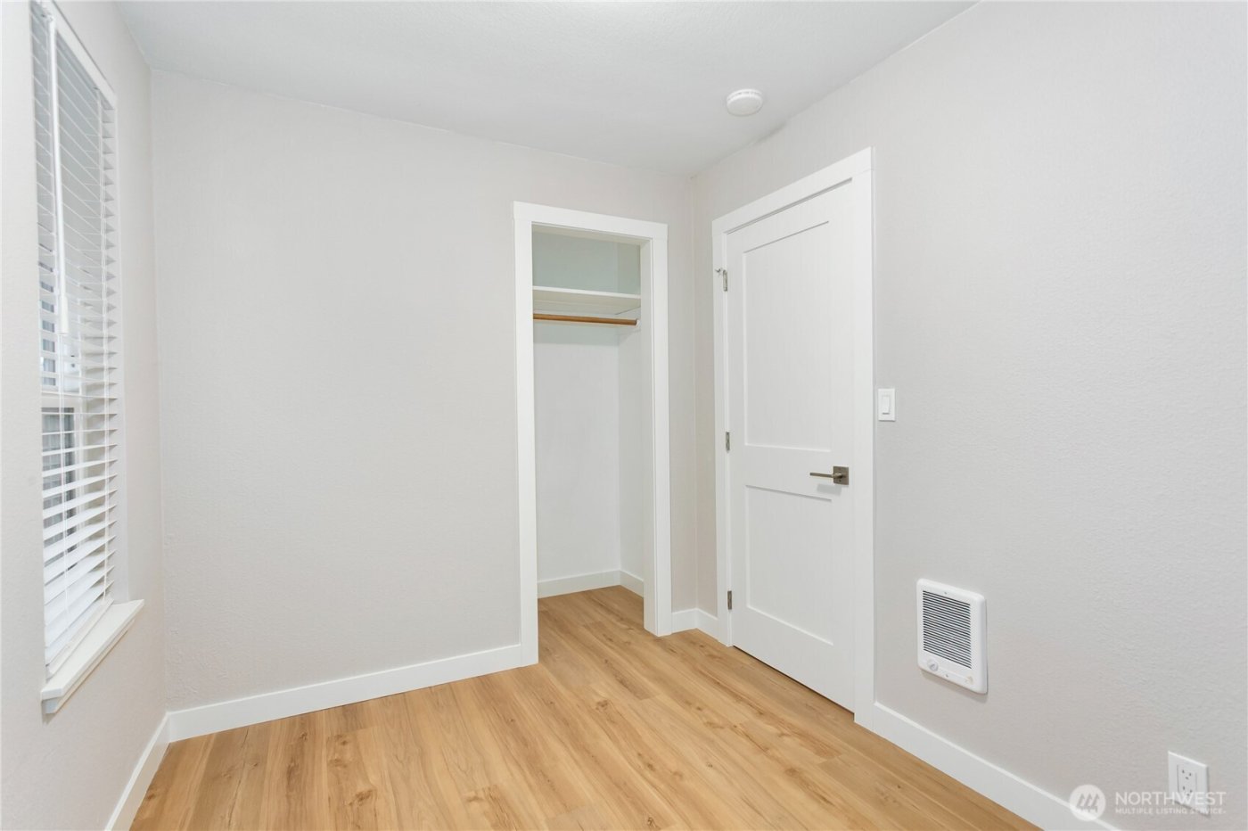 516 1/2 11th Street NW, Puyallup, WA 98371