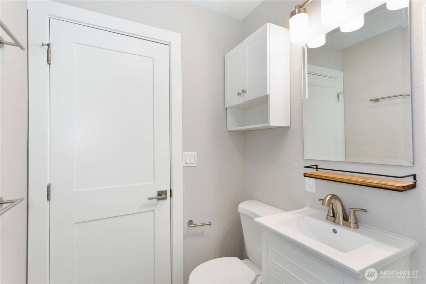 516 1/2 11th Street NW, Puyallup, WA 98371