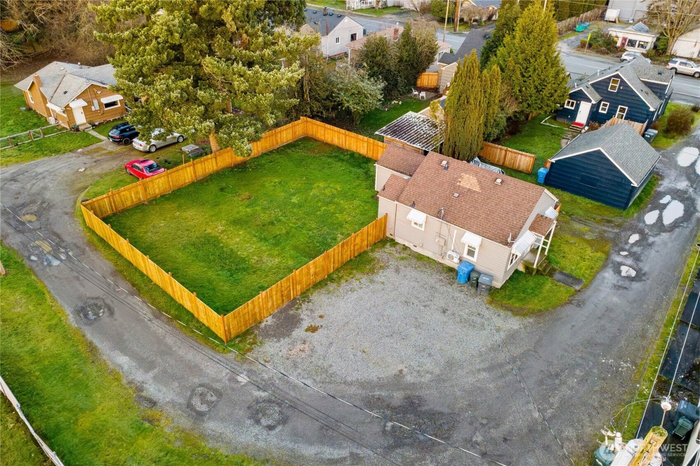 516 1/2 11th Street NW, Puyallup, WA 98371