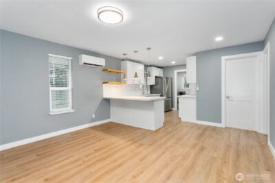 516 1/2 11th Street NW, Puyallup, WA 98371 - Photo 2