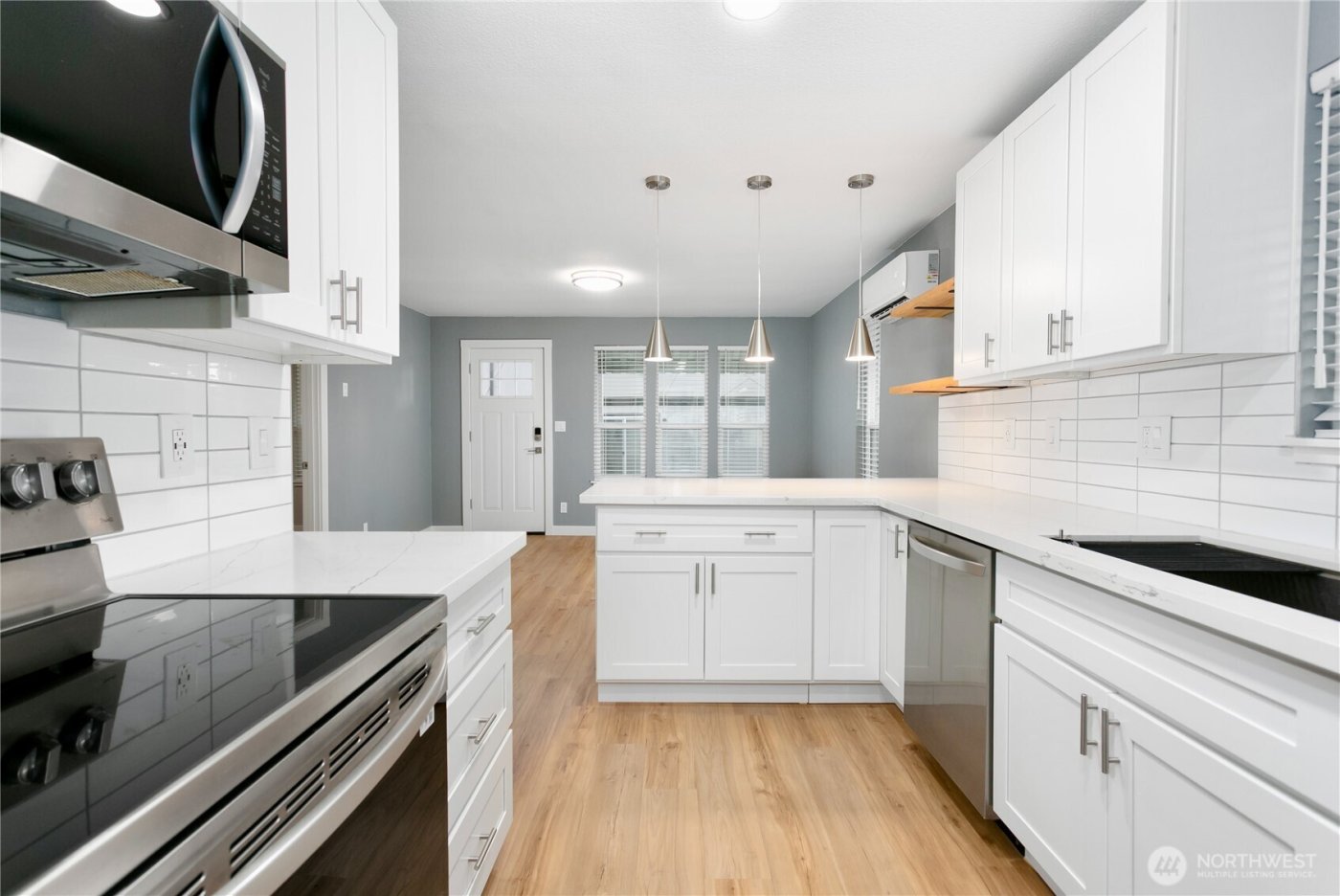 516 1/2 11th Street NW, Puyallup, WA 98371