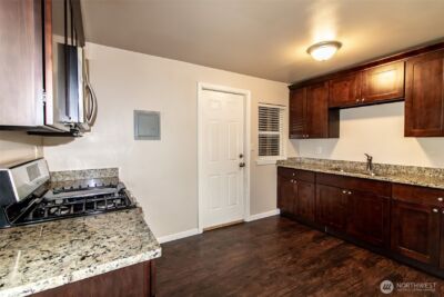 212 A&B Elm Street #A&B, Bremerton, WA 98310 - Photo 19