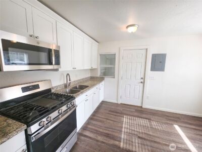 212 A&B Elm Street #A&B, Bremerton, WA 98310 - Photo 6